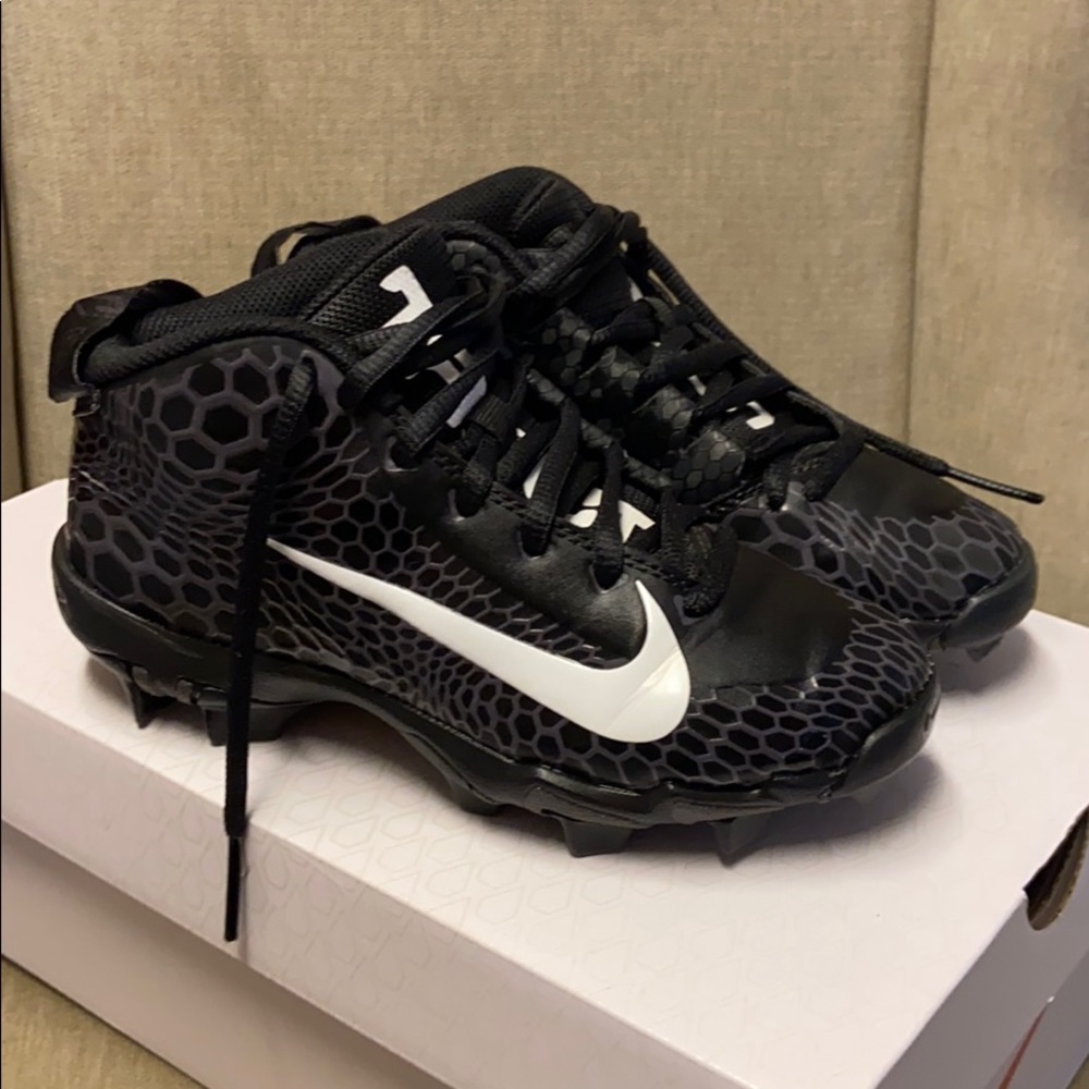 Boys Nike Force Trout cleats. No original box.